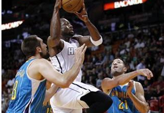 Heat snap 2-game slide, top Hornets 106-90